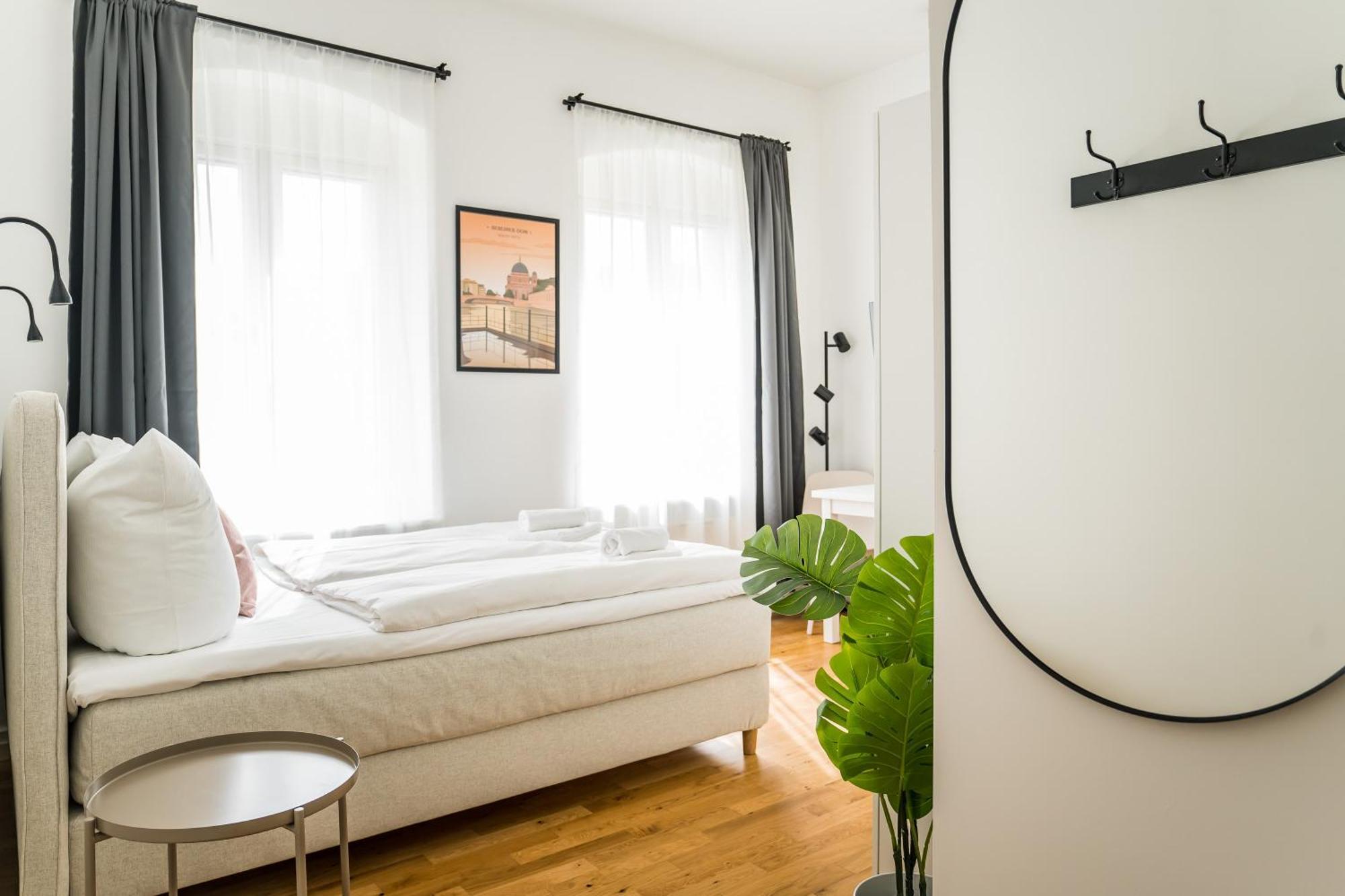 Homaris Apartments Schlueterstrasse Берлин Екстериор снимка