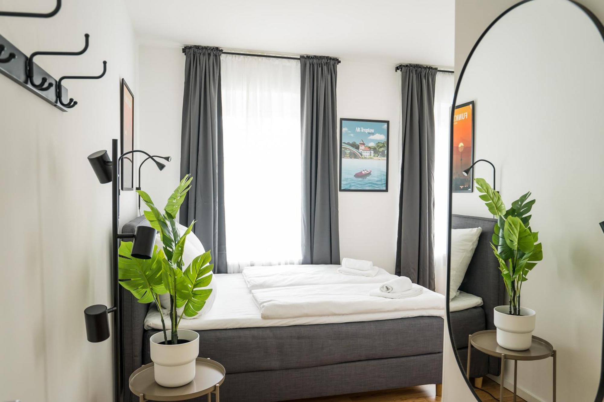 Homaris Apartments Schlueterstrasse Берлин Екстериор снимка