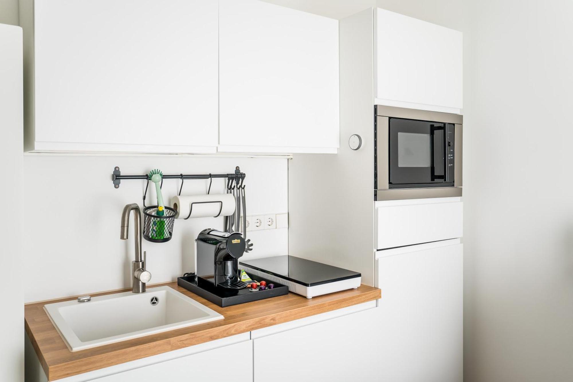 Homaris Apartments Schlueterstrasse Берлин Екстериор снимка