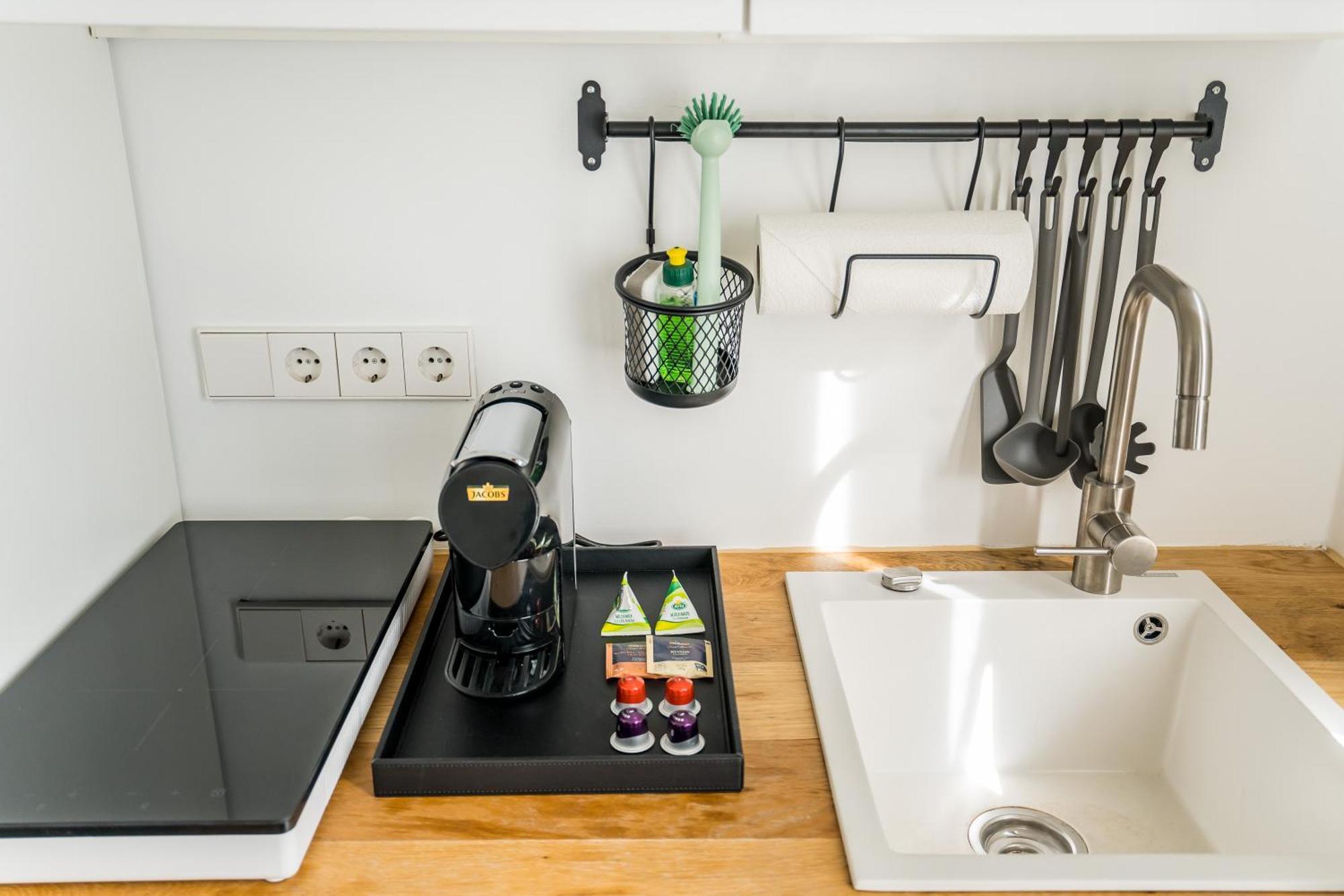 Homaris Apartments Schlueterstrasse Берлин Екстериор снимка
