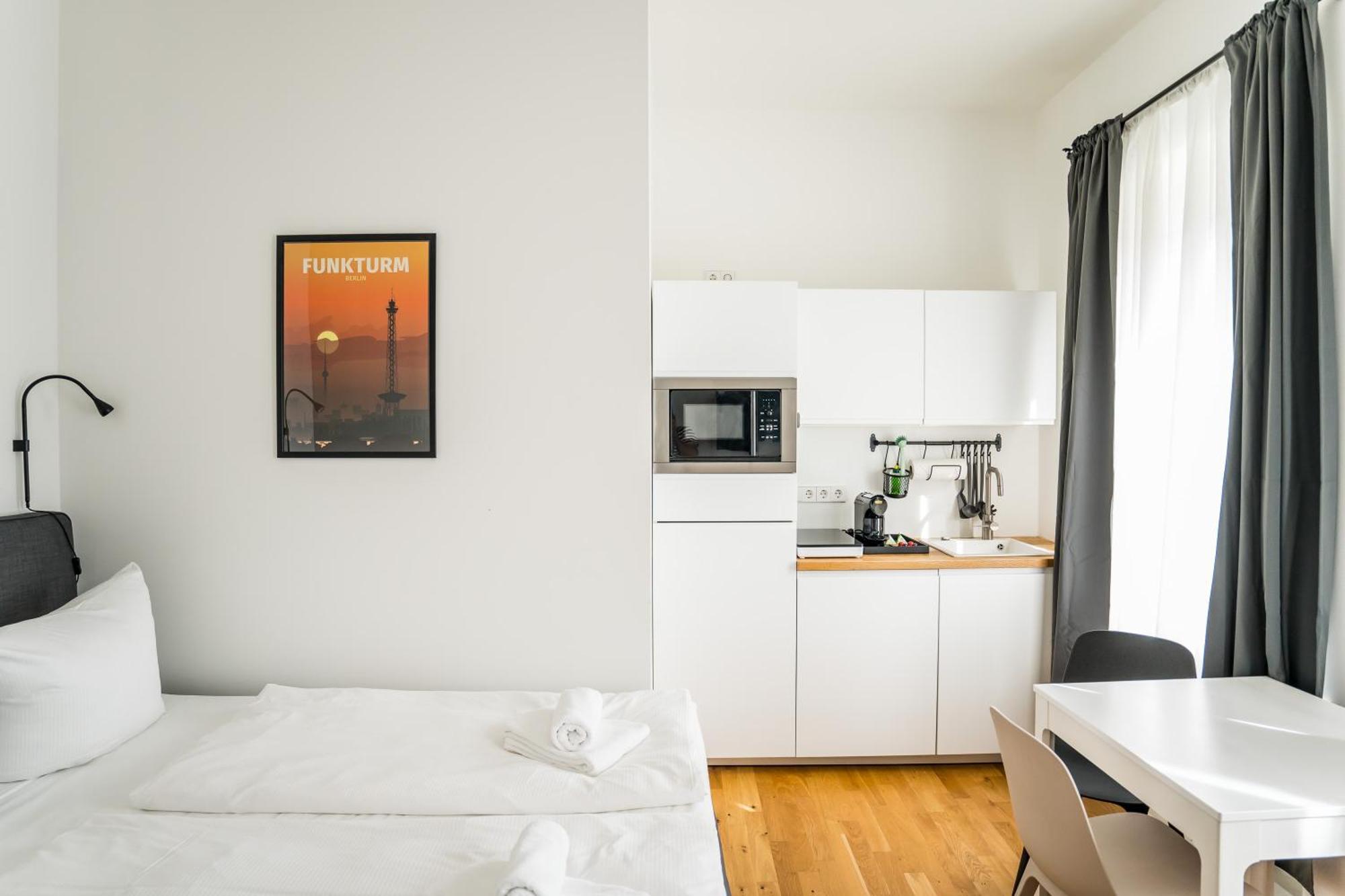 Homaris Apartments Schlueterstrasse Берлин Екстериор снимка