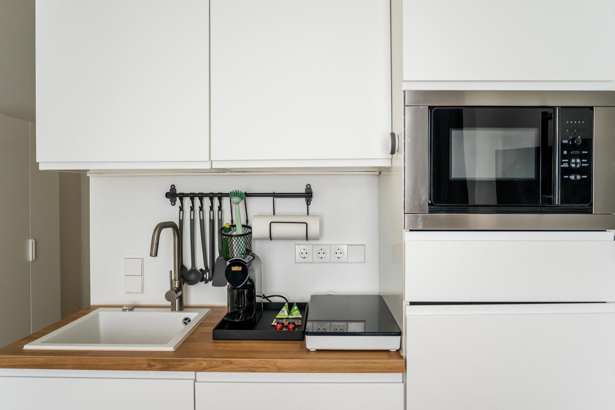Homaris Apartments Schlueterstrasse Берлин Екстериор снимка
