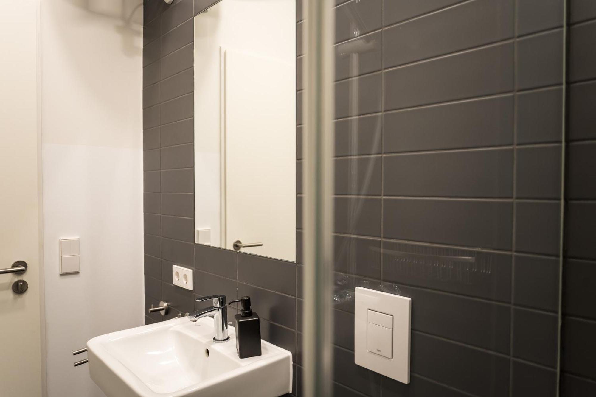 Homaris Apartments Schlueterstrasse Берлин Екстериор снимка