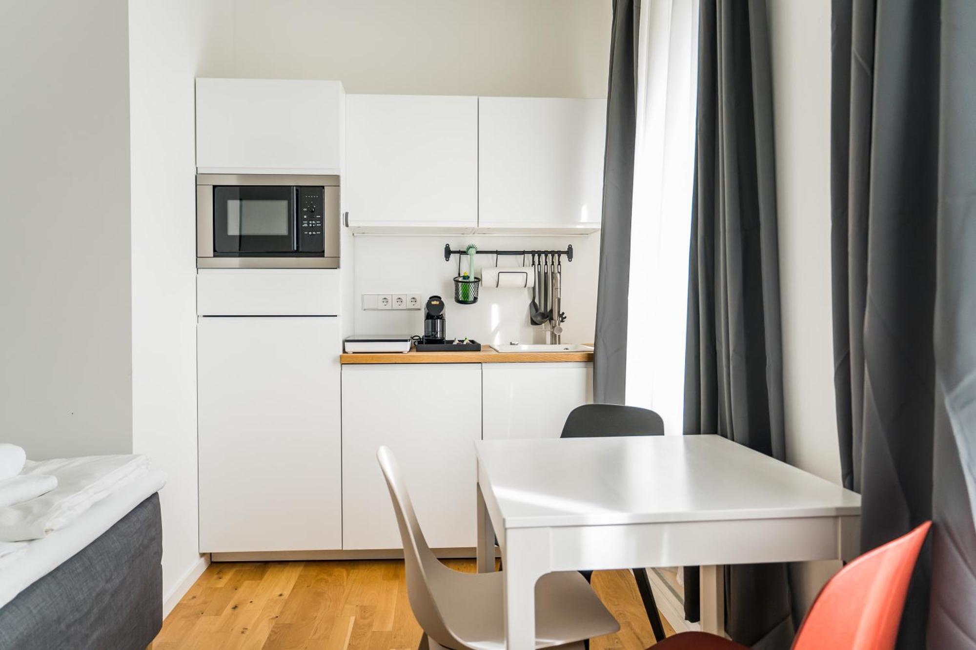 Homaris Apartments Schlueterstrasse Берлин Екстериор снимка
