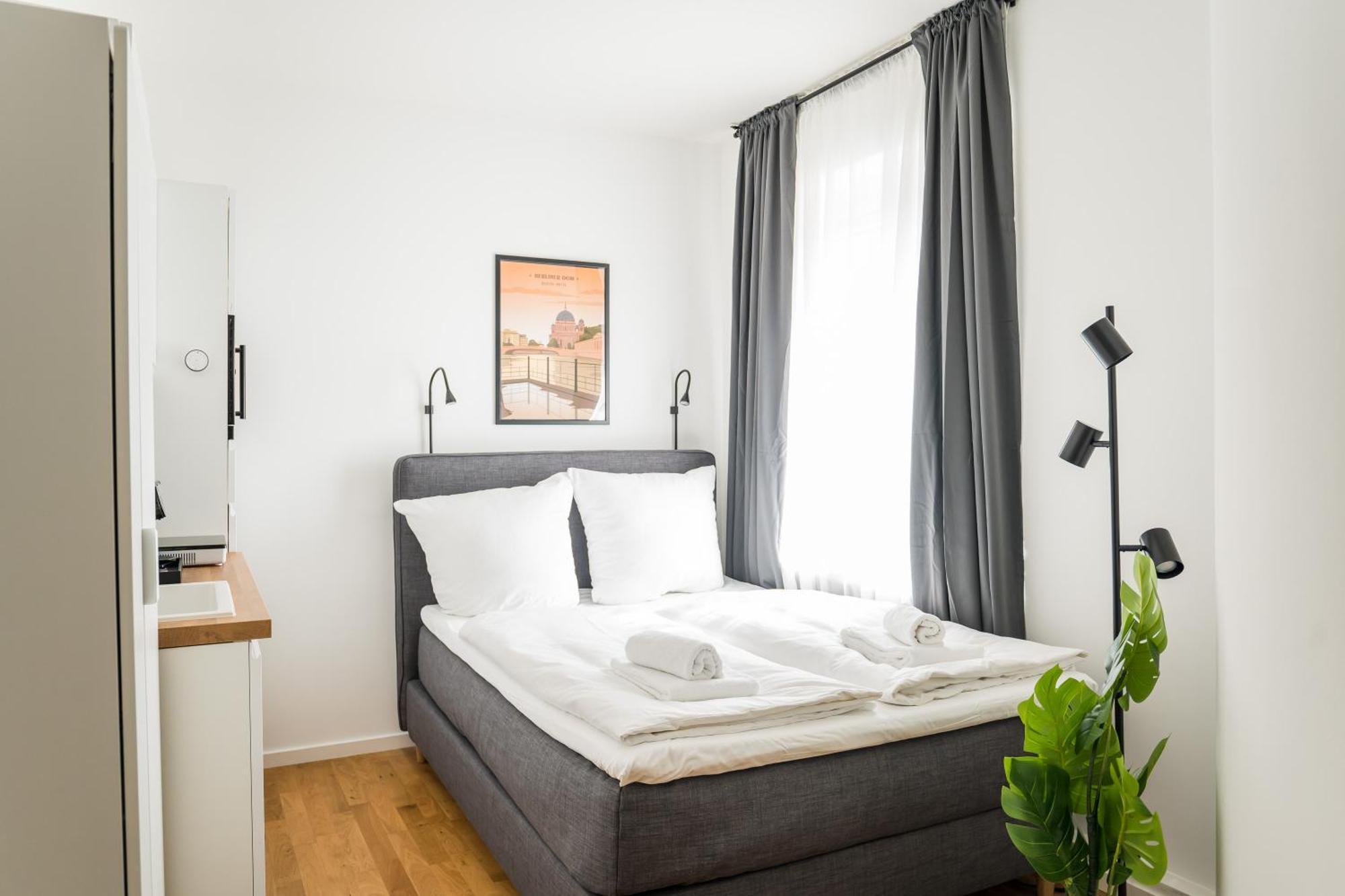 Homaris Apartments Schlueterstrasse Берлин Екстериор снимка