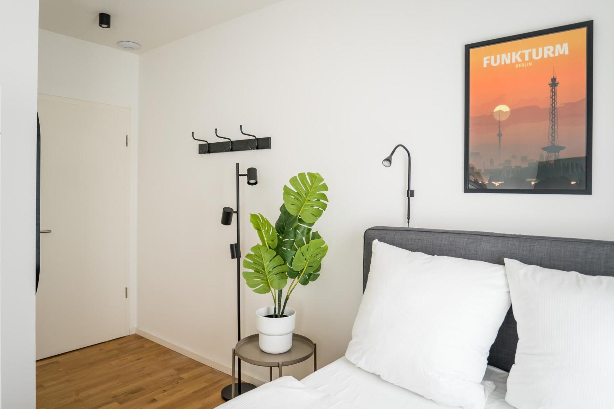 Homaris Apartments Schlueterstrasse Берлин Екстериор снимка